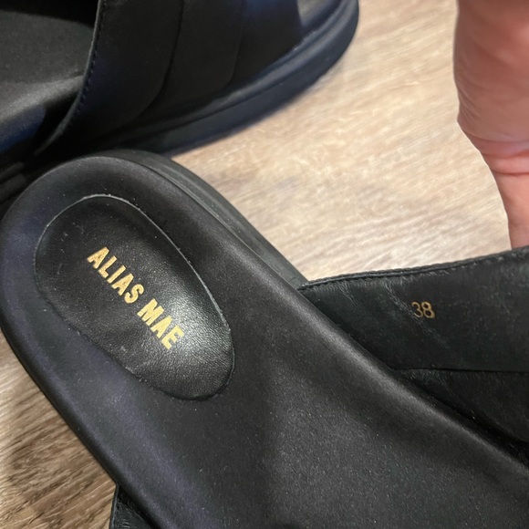 Alias Mae Women’s Clove Black Puffer Quilted Slide Sandals with box - Picture 11 of 12